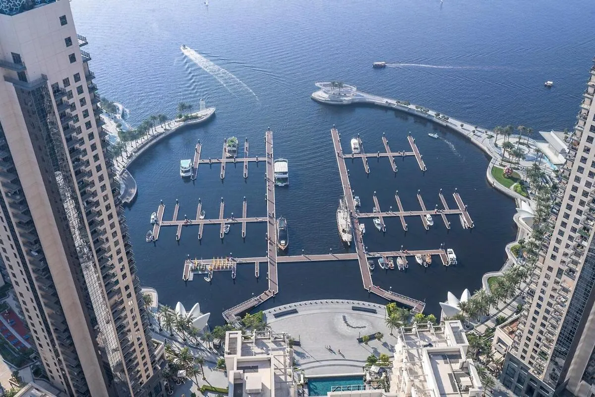 Airy 5-Bedrooms Apartment At Harbour Views With Stunning Scenery Of Dubai Creek!