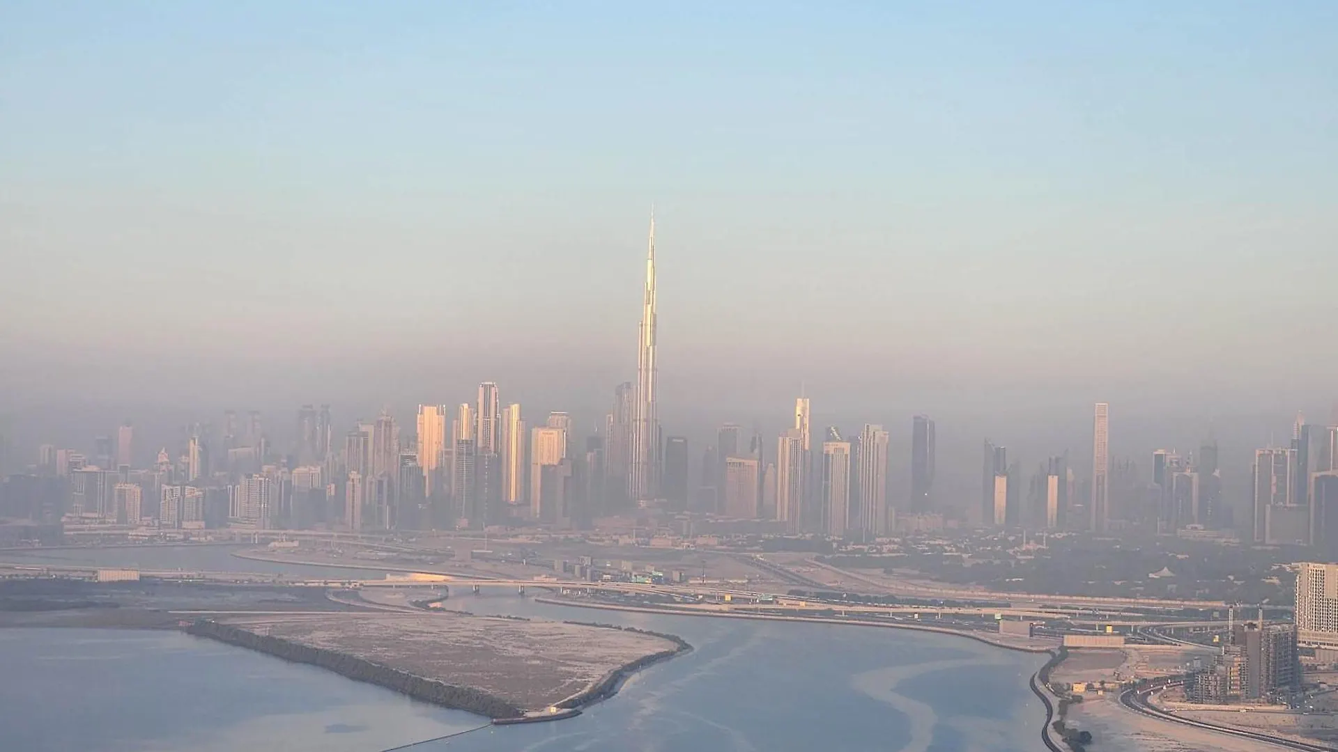 Airy 5-Bedrooms Apartment At Harbour Views With Stunning Scenery Of Dubai Creek! contacts