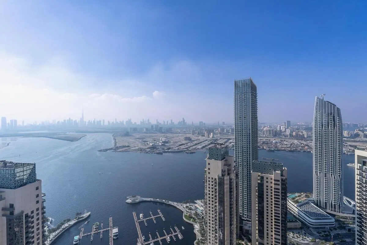 Airy 5-Bedrooms Apartment At Harbour Views With Stunning Scenery Of Dubai Creek! 0*,