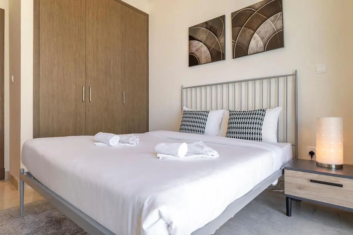 Airy 5-Bedrooms Apartment At Harbour Views With Stunning Scenery Of Dubai Creek!