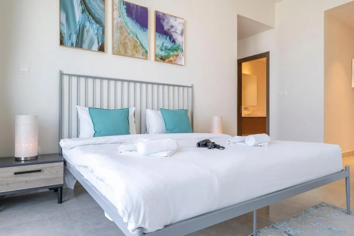 Airy 5-Bedrooms Apartment At Harbour Views With Stunning Scenery Of Dubai Creek!