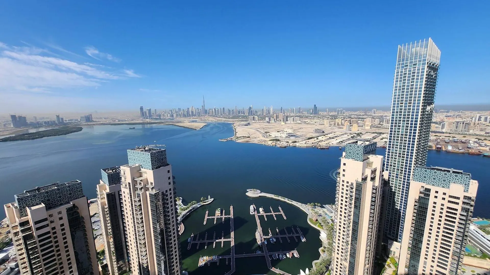 Airy 5-Bedrooms Apartment At Harbour Views With Stunning Scenery Of Dubai Creek! United Arab Emirates
