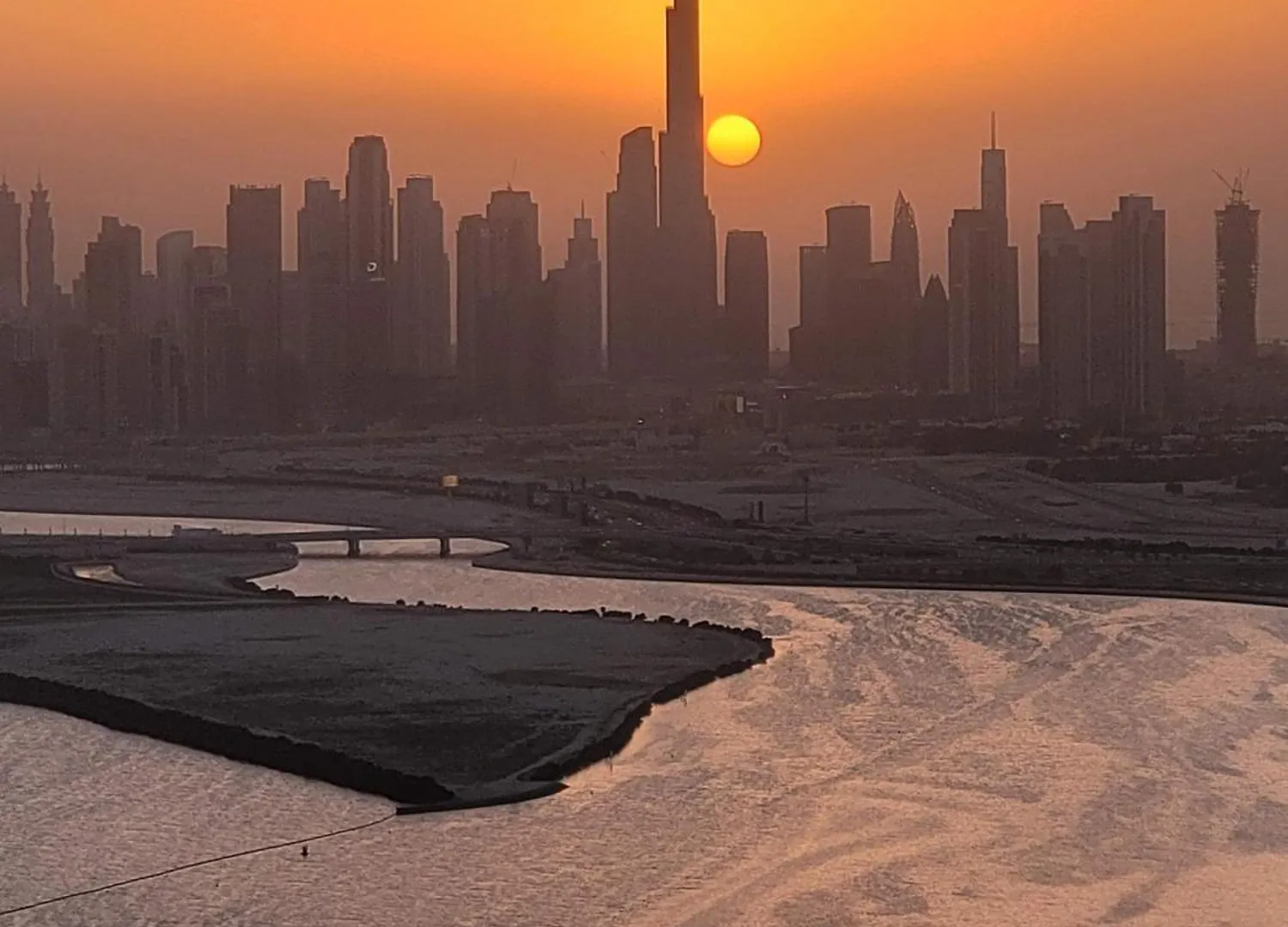 Airy 5-Bedrooms Apartment At Harbour Views With Stunning Scenery Of Dubai Creek!