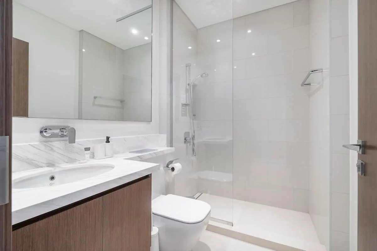 Airy 5-Bedrooms Apartment At Harbour Views With Stunning Scenery Of Dubai Creek! United Arab Emirates