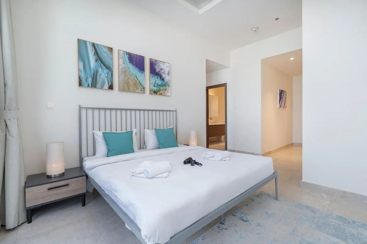 Airy 5-Bedrooms Apartment At Harbour Views With Stunning Scenery Of Dubai Creek!
