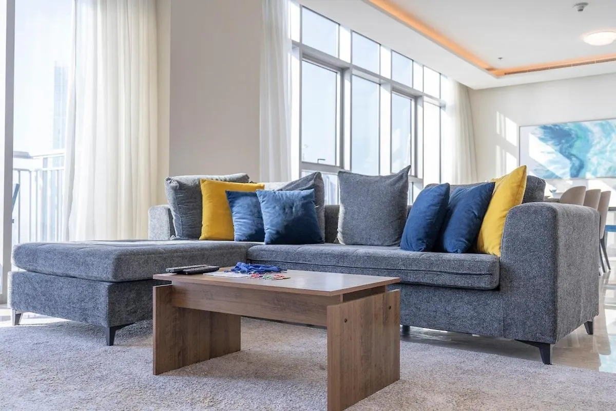 Airy 5-Bedrooms Apartment At Harbour Views With Stunning Scenery Of Dubai Creek! United Arab Emirates