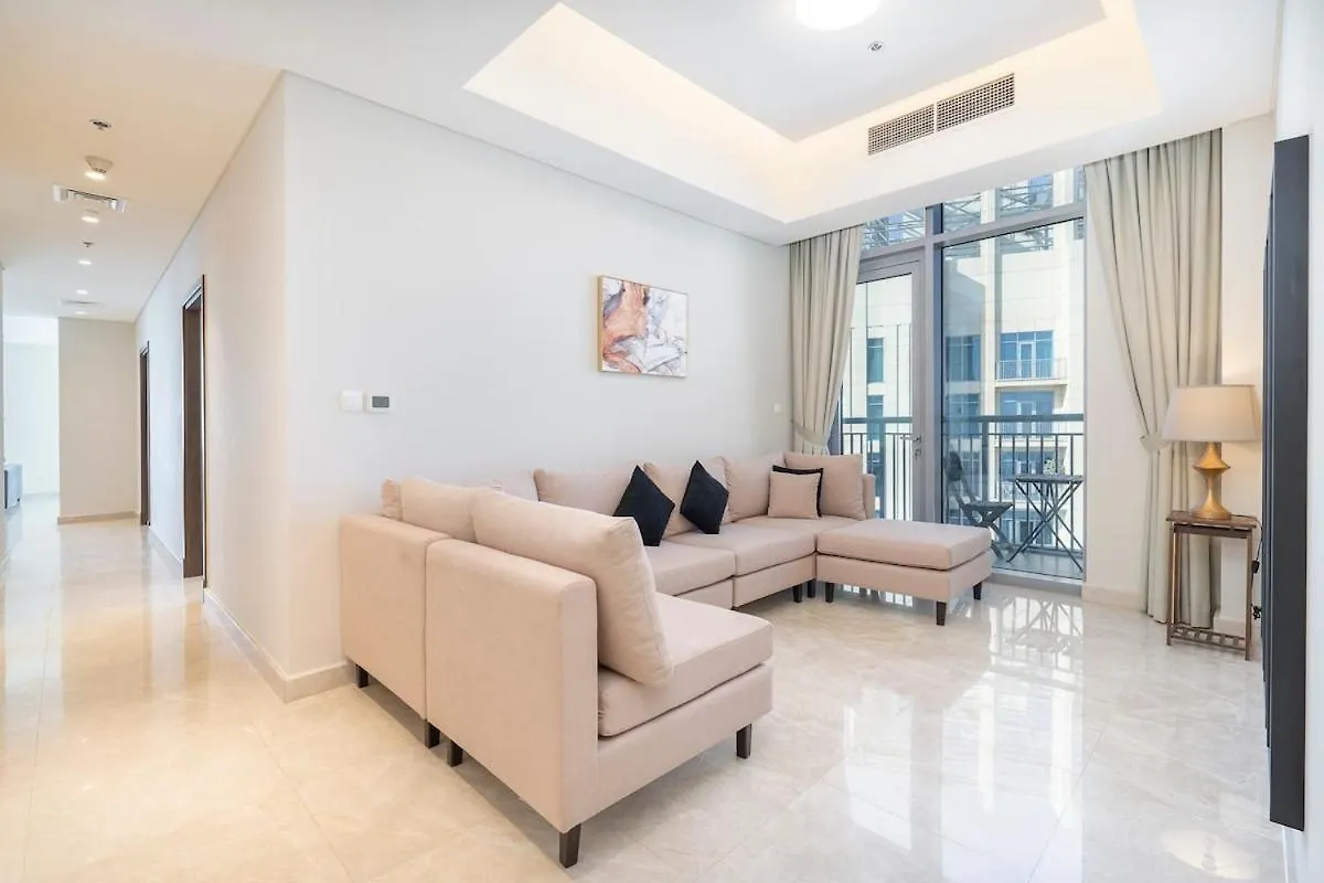 Airy 5-Bedrooms Apartment At Harbour Views With Stunning Scenery Of Dubai Creek!